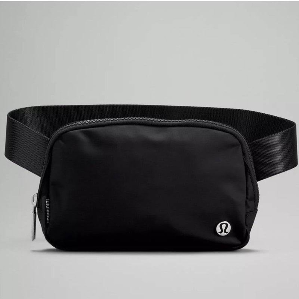NWT Lululemon Everywhere Belt Bag Black